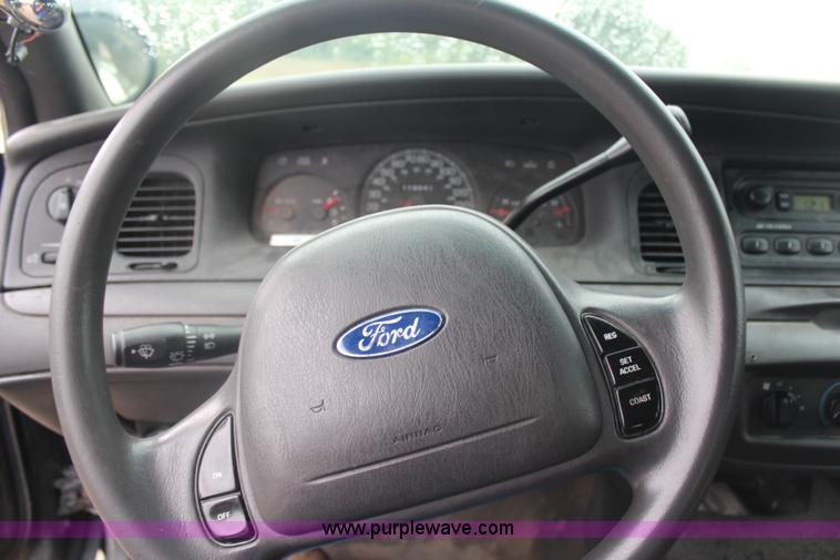 image for item H6968 2004 Ford Crown Victoria Police Interceptor