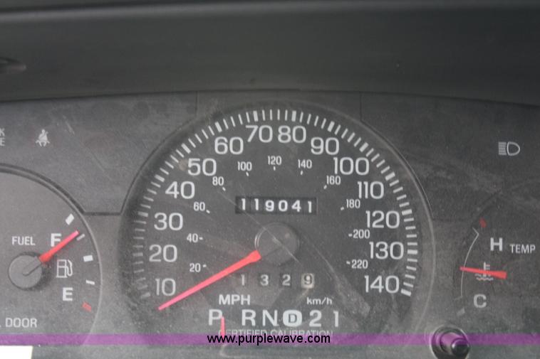 image for item H6968 2004 Ford Crown Victoria Police Interceptor