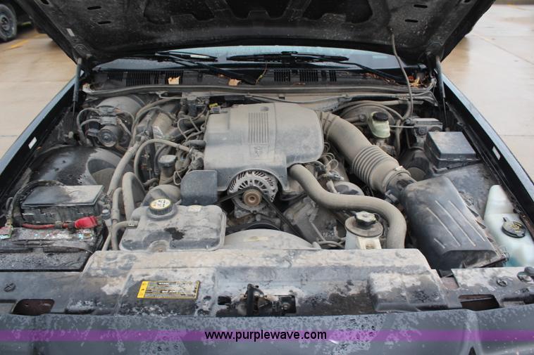 image for item H6968 2004 Ford Crown Victoria Police Interceptor