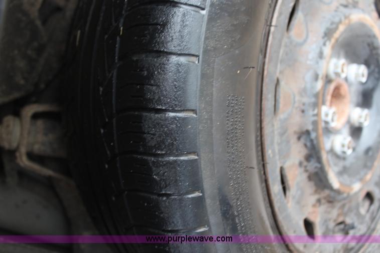 image for item H6968 2004 Ford Crown Victoria Police Interceptor