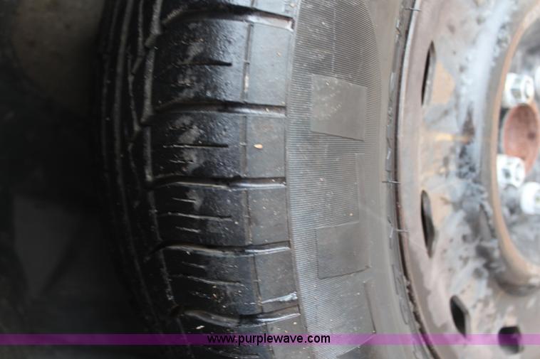 image for item H6968 2004 Ford Crown Victoria Police Interceptor