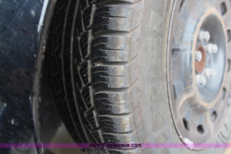 image for item H6968 2004 Ford Crown Victoria Police Interceptor