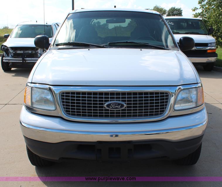 image for item H6970 1999 Ford Expedition XLT SUV