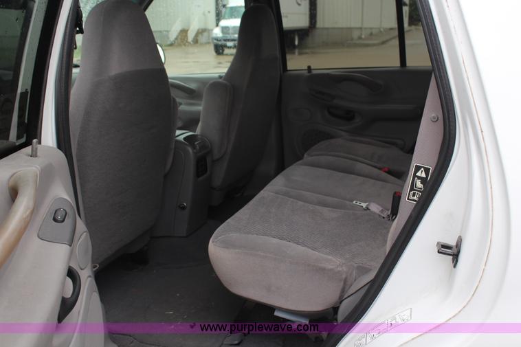 image for item H6970 1999 Ford Expedition XLT SUV