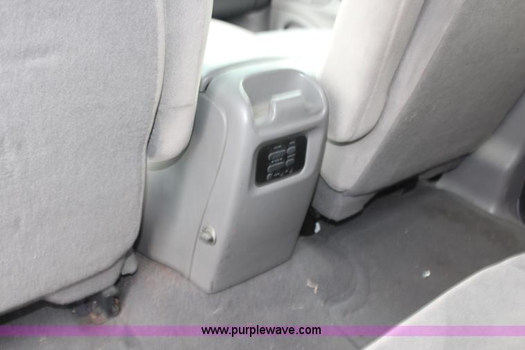 image for item H6970 1999 Ford Expedition XLT SUV