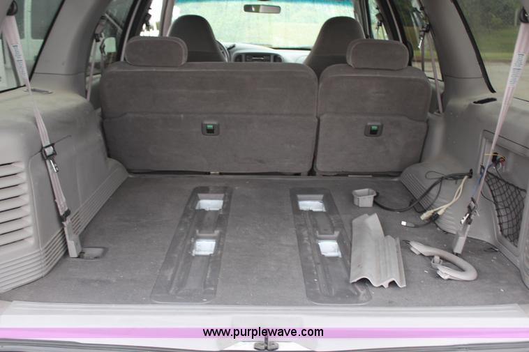 image for item H6970 1999 Ford Expedition XLT SUV