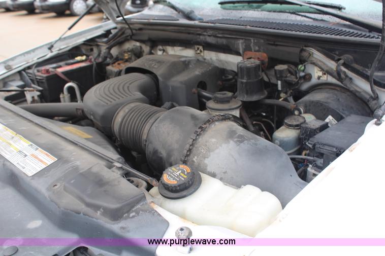 image for item H6970 1999 Ford Expedition XLT SUV