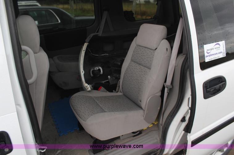 image for item H6971 2008 Chevrolet Uplander LS SUV