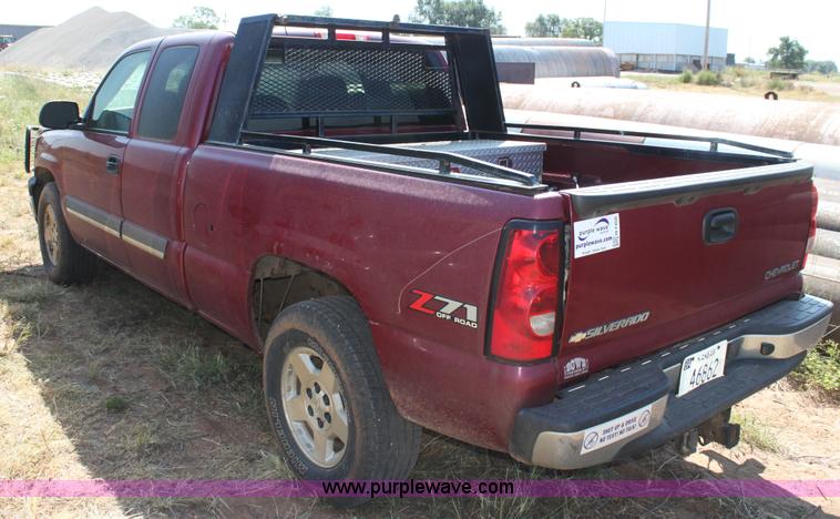 image for item H7350 2005 Chevrolet Silverado 1500 Ext. Cab pickup truck