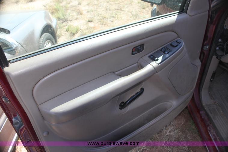 image for item H7350 2005 Chevrolet Silverado 1500 Ext. Cab pickup truck