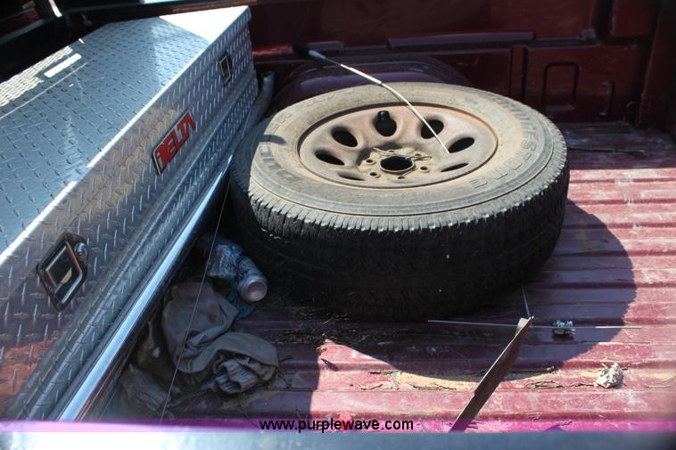 image for item H7350 2005 Chevrolet Silverado 1500 Ext. Cab pickup truck