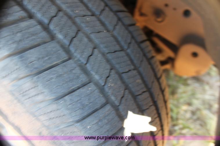 image for item H7350 2005 Chevrolet Silverado 1500 Ext. Cab pickup truck