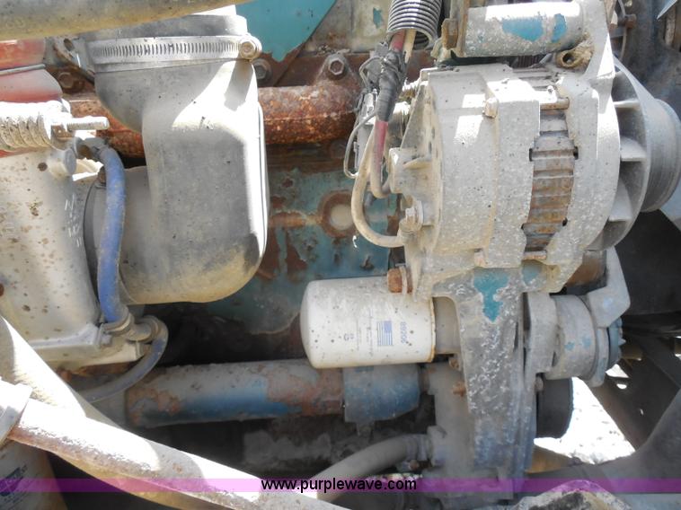 image for item H9752 1995 International 2554 dump truck