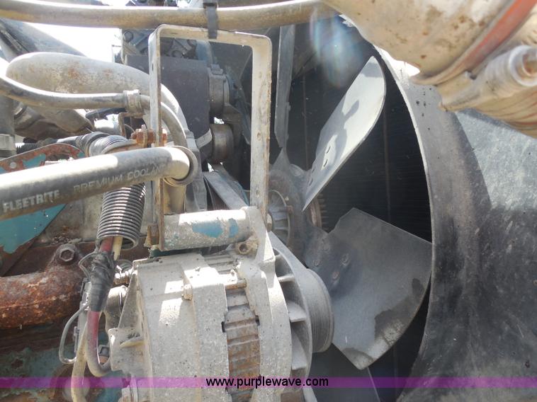 image for item H9752 1995 International 2554 dump truck