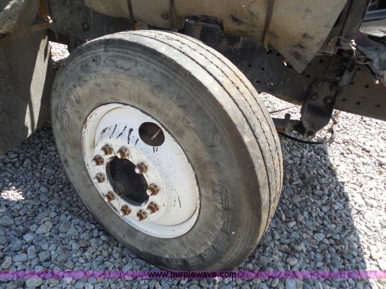 image for item H9752 1995 International 2554 dump truck