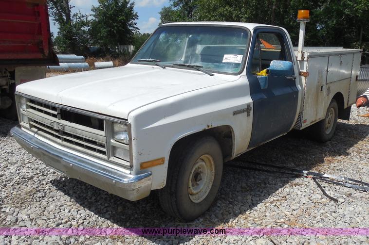 image for item H9753 1987 Chevrolet Custom Deluxe utility truck