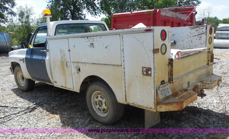 image for item H9753 1987 Chevrolet Custom Deluxe utility truck