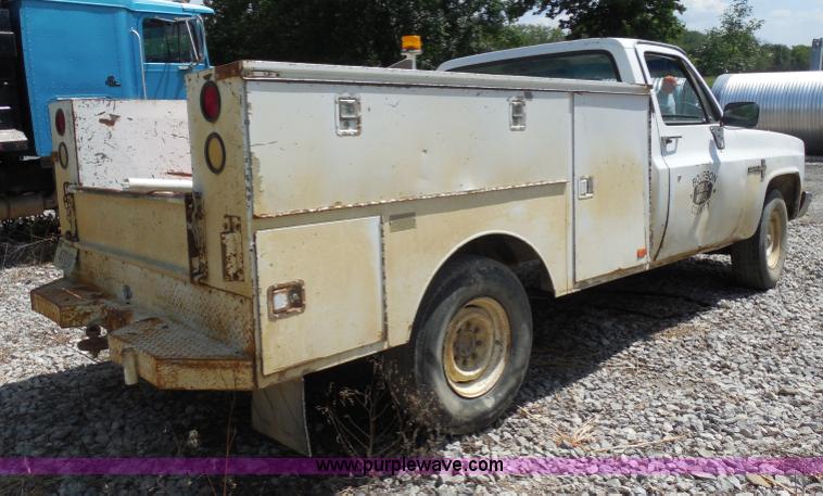 image for item H9753 1987 Chevrolet Custom Deluxe utility truck