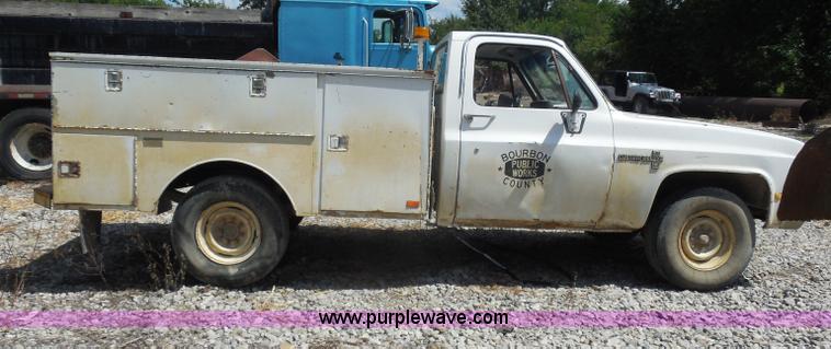 image for item H9753 1987 Chevrolet Custom Deluxe utility truck