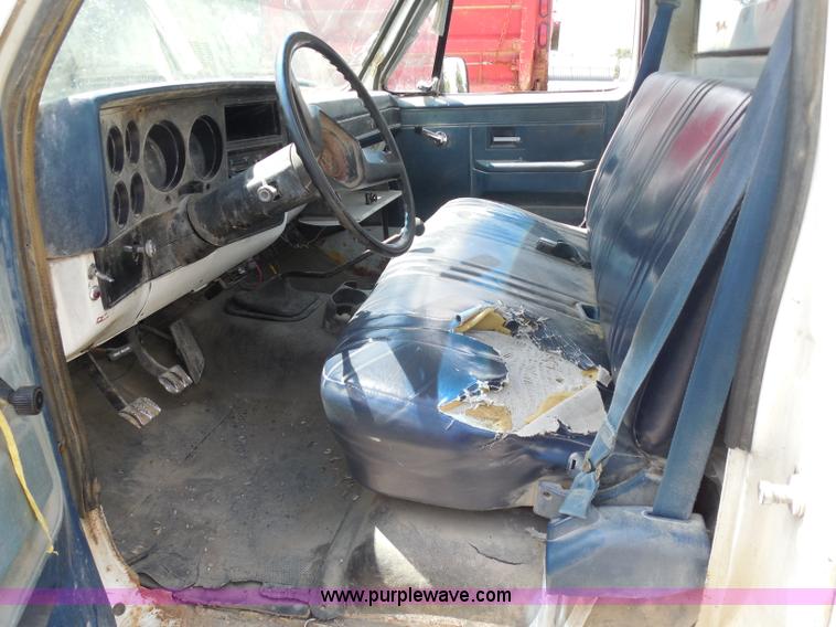 image for item H9753 1987 Chevrolet Custom Deluxe utility truck