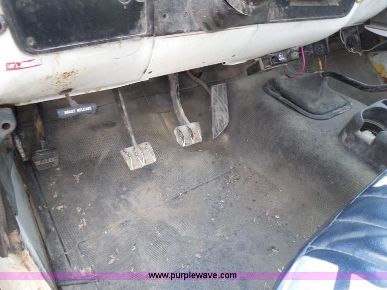 image for item H9753 1987 Chevrolet Custom Deluxe utility truck