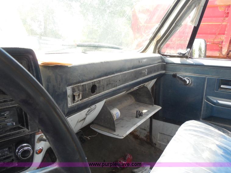 image for item H9753 1987 Chevrolet Custom Deluxe utility truck