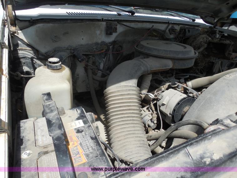 image for item H9753 1987 Chevrolet Custom Deluxe utility truck