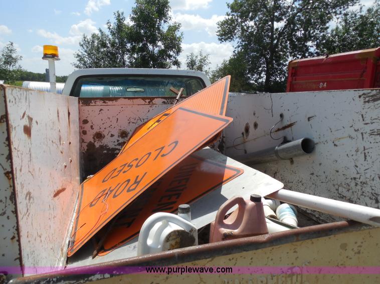 image for item H9753 1987 Chevrolet Custom Deluxe utility truck