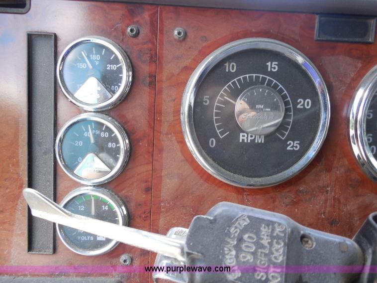 image for item H9754 1996 International 9300 dump truck