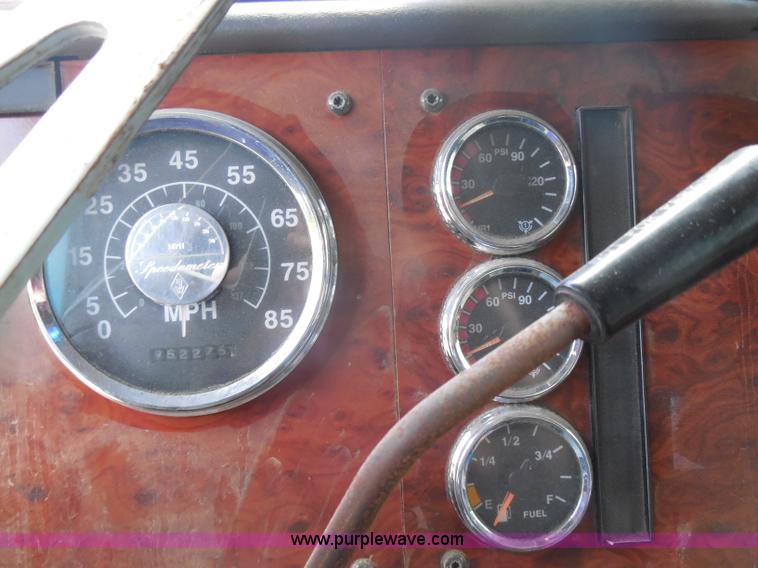 image for item H9754 1996 International 9300 dump truck