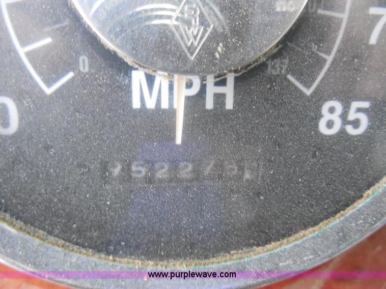 image for item H9754 1996 International 9300 dump truck