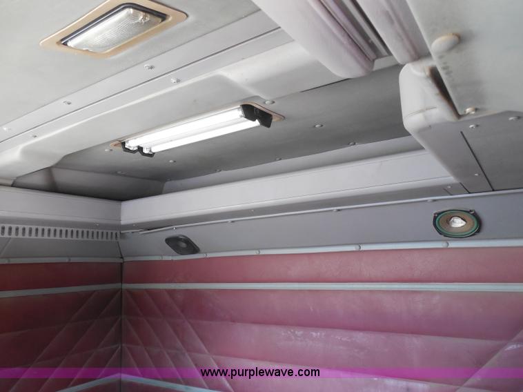 image for item H9754 1996 International 9300 dump truck