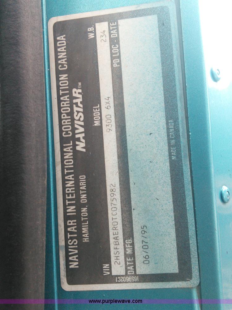 image for item H9754 1996 International 9300 dump truck