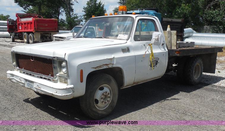 image for item H9755 1978 Chevrolet C30 Custom Deluxe dump truck