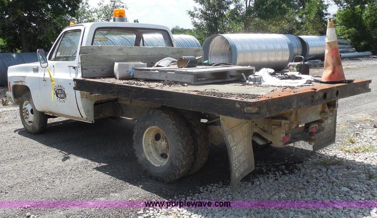 image for item H9755 1978 Chevrolet C30 Custom Deluxe dump truck