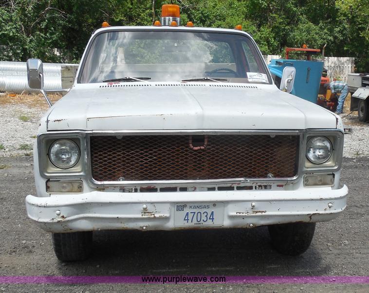 image for item H9755 1978 Chevrolet C30 Custom Deluxe dump truck