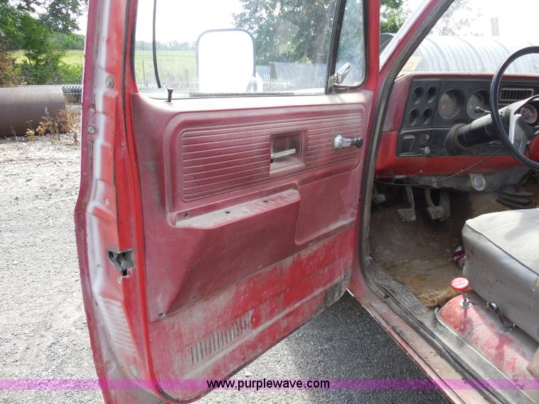 image for item H9755 1978 Chevrolet C30 Custom Deluxe dump truck