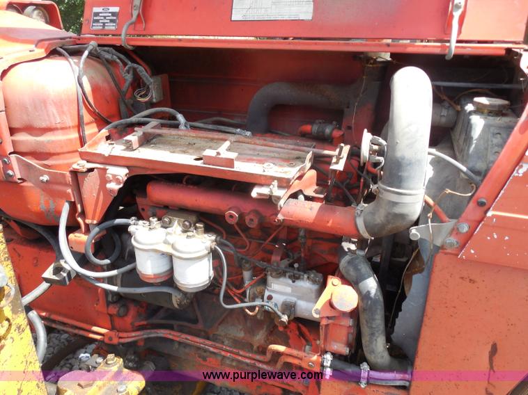 image for item H9756 1983 Ford 5610 tractor