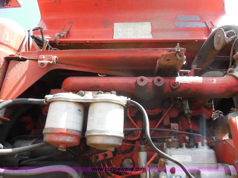 image for item H9756 1983 Ford 5610 tractor