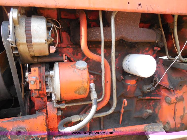 image for item H9756 1983 Ford 5610 tractor