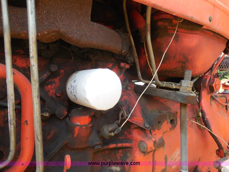 image for item H9756 1983 Ford 5610 tractor