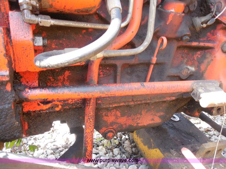 image for item H9756 1983 Ford 5610 tractor