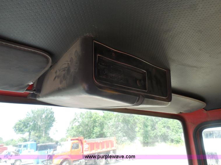 image for item H9757 1989 Ford LNT8000 dump truck