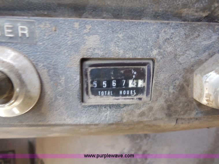 image for item H9757 1989 Ford LNT8000 dump truck