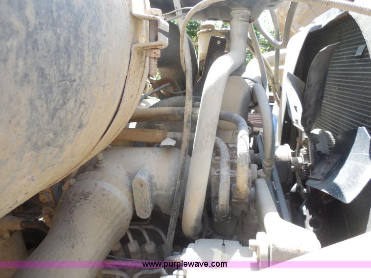 image for item H9757 1989 Ford LNT8000 dump truck