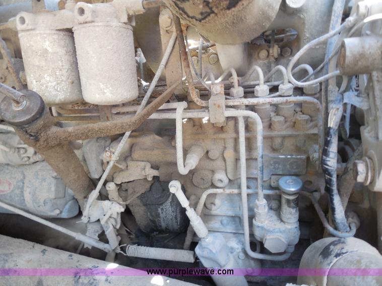 image for item H9757 1989 Ford LNT8000 dump truck