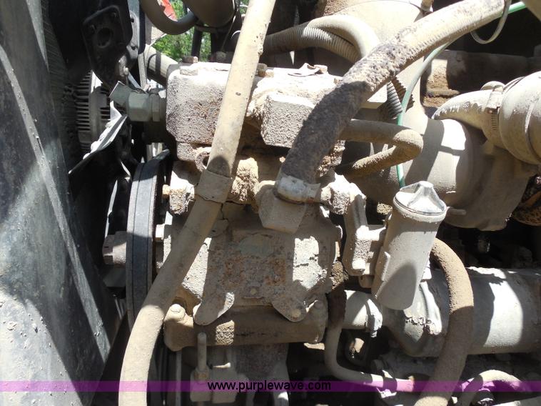 image for item H9757 1989 Ford LNT8000 dump truck