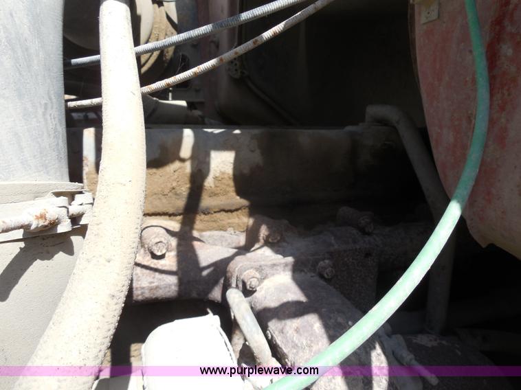 image for item H9757 1989 Ford LNT8000 dump truck