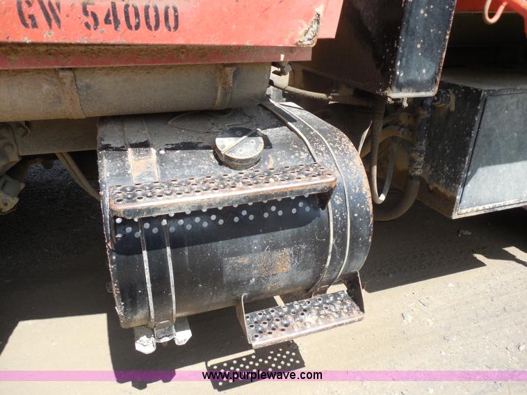 image for item H9757 1989 Ford LNT8000 dump truck