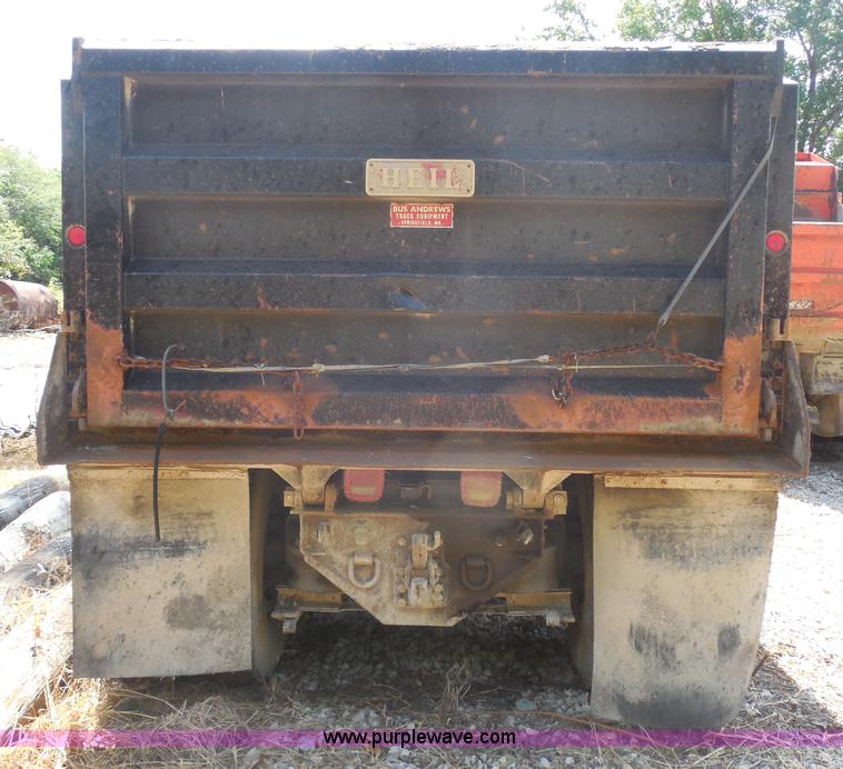 image for item H9758 1991 International 9400 dump truck